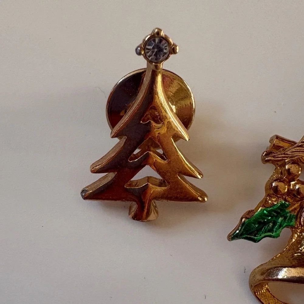 Vintage Avon Christmas Brooch Pin Set Gold Tone Bells Ribbon Tree Rhinestone 3pc